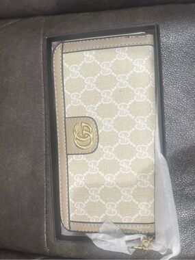 Beige GG Supreme Zip-Around Wallet with Green and Red Web